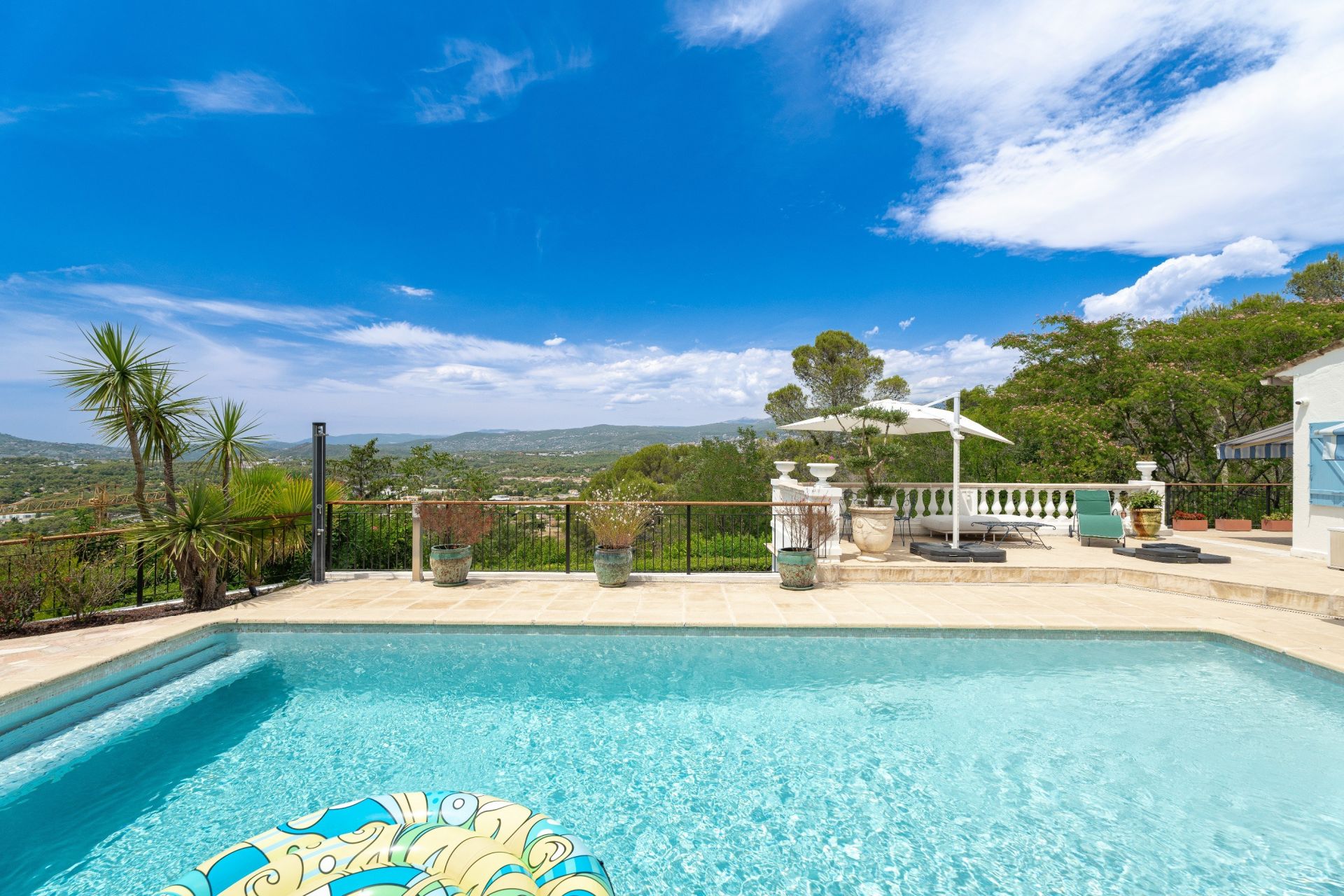 villa 9 Pièces en vente sur MOUGINS (06250)