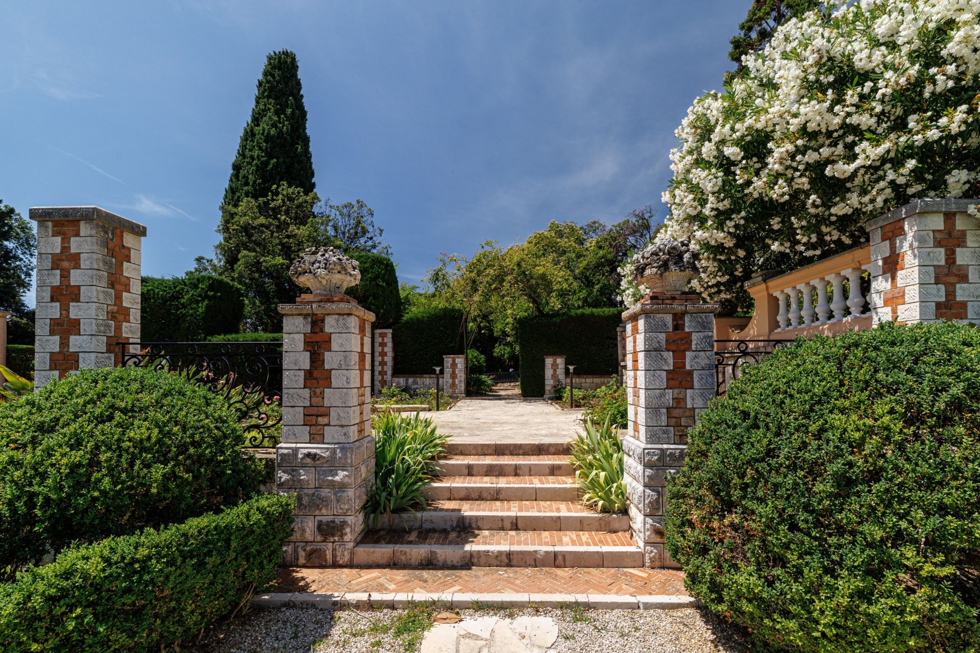 apartment 4 Rooms for sale on NICE (06000)