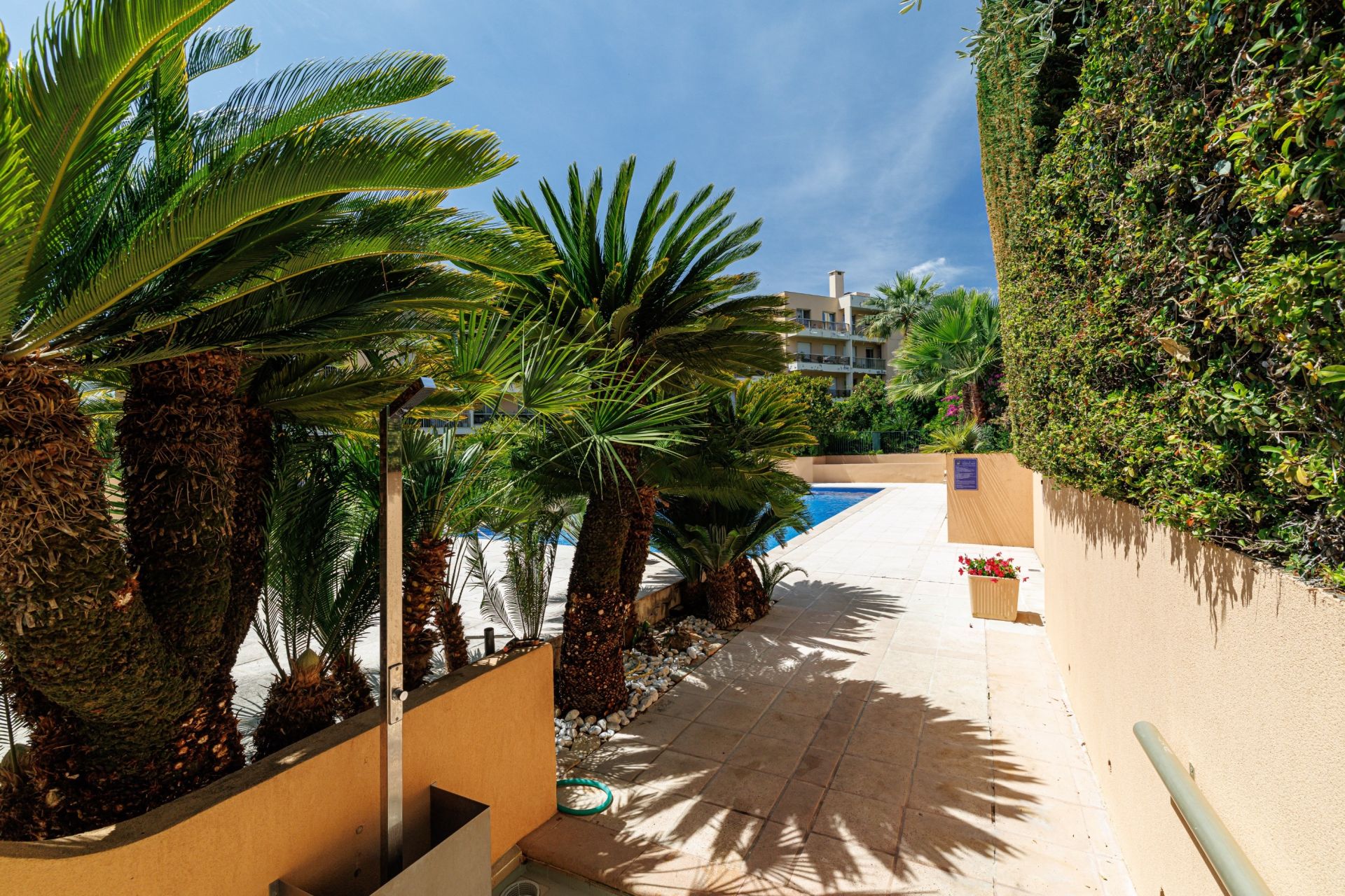 apartment 4 Rooms for sale on NICE (06000)