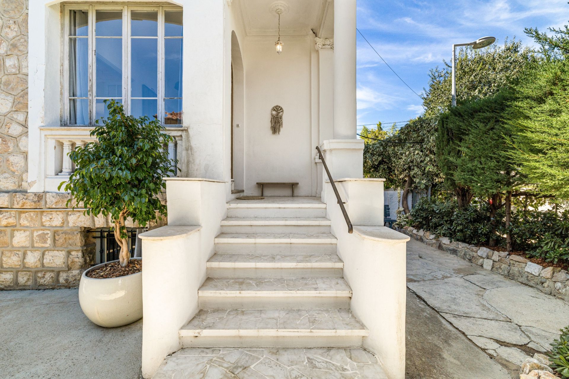 mansion (hôtel particulier) 7 Rooms for sale on NICE (06000)