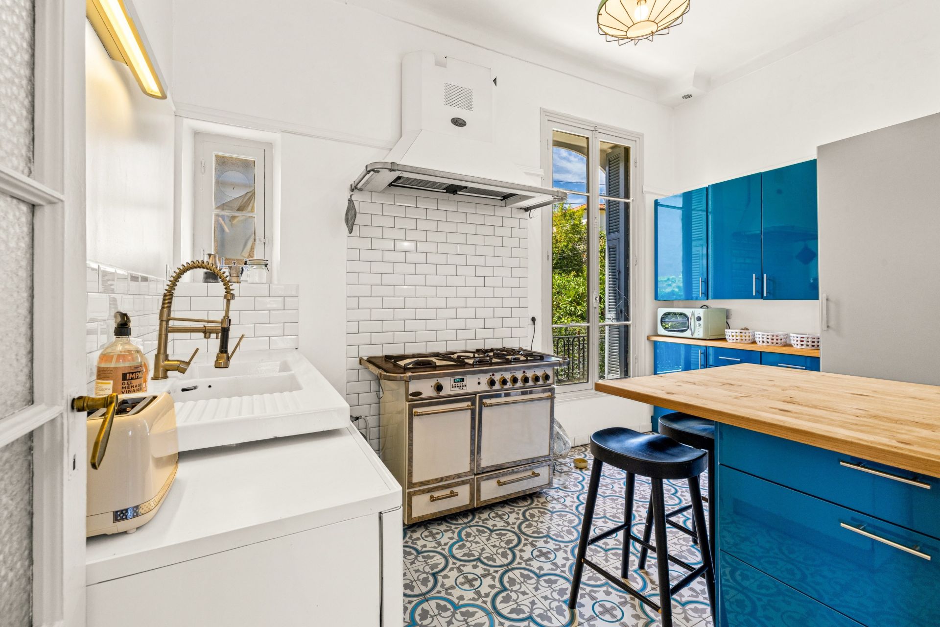 mansion (hôtel particulier) 7 Rooms for sale on NICE (06000)