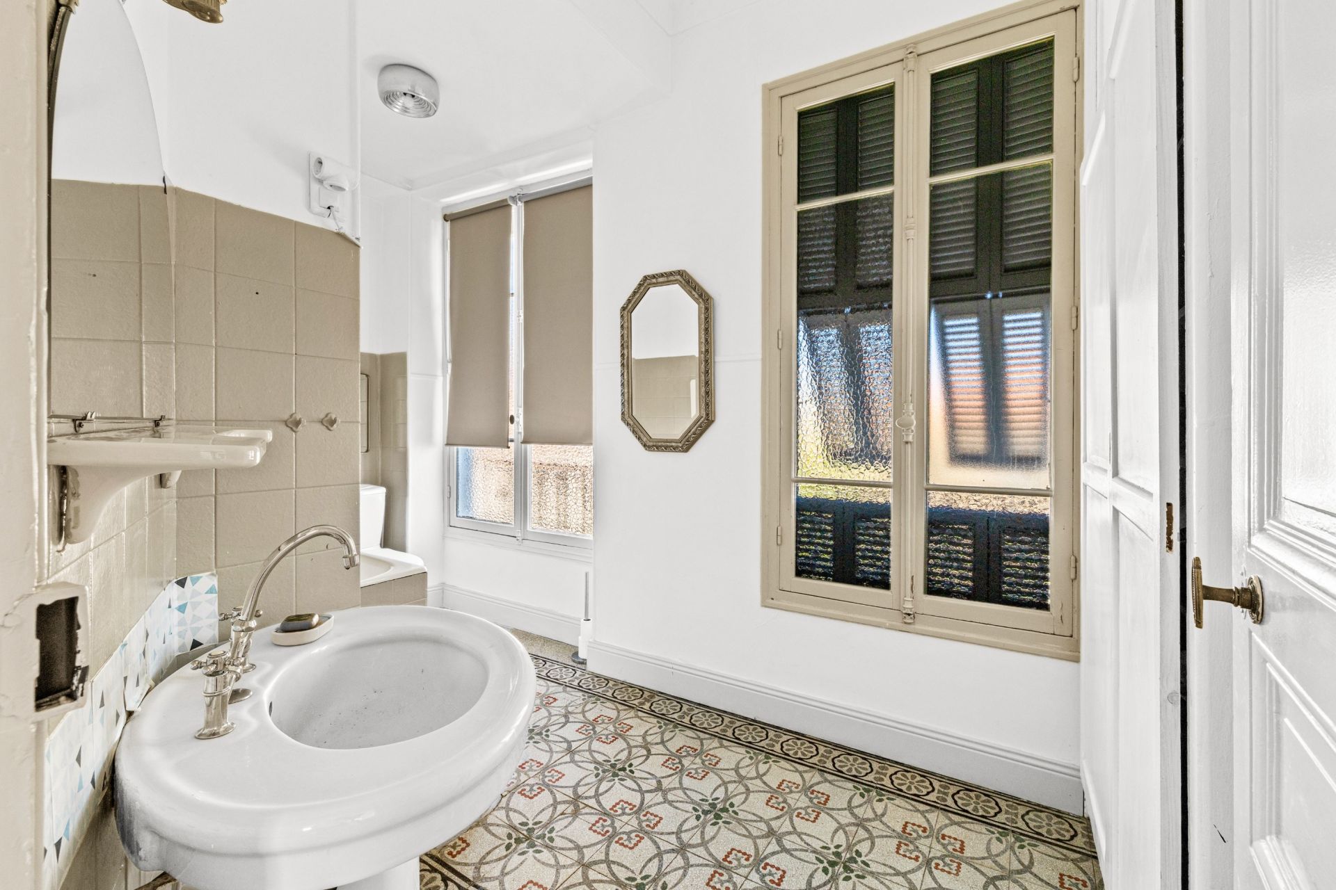 mansion (hôtel particulier) 7 Rooms for sale on NICE (06000)