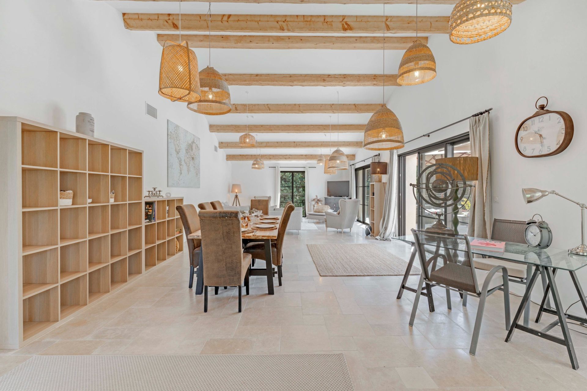 villa 8 Rooms for sale on GRIMAUD (83310)