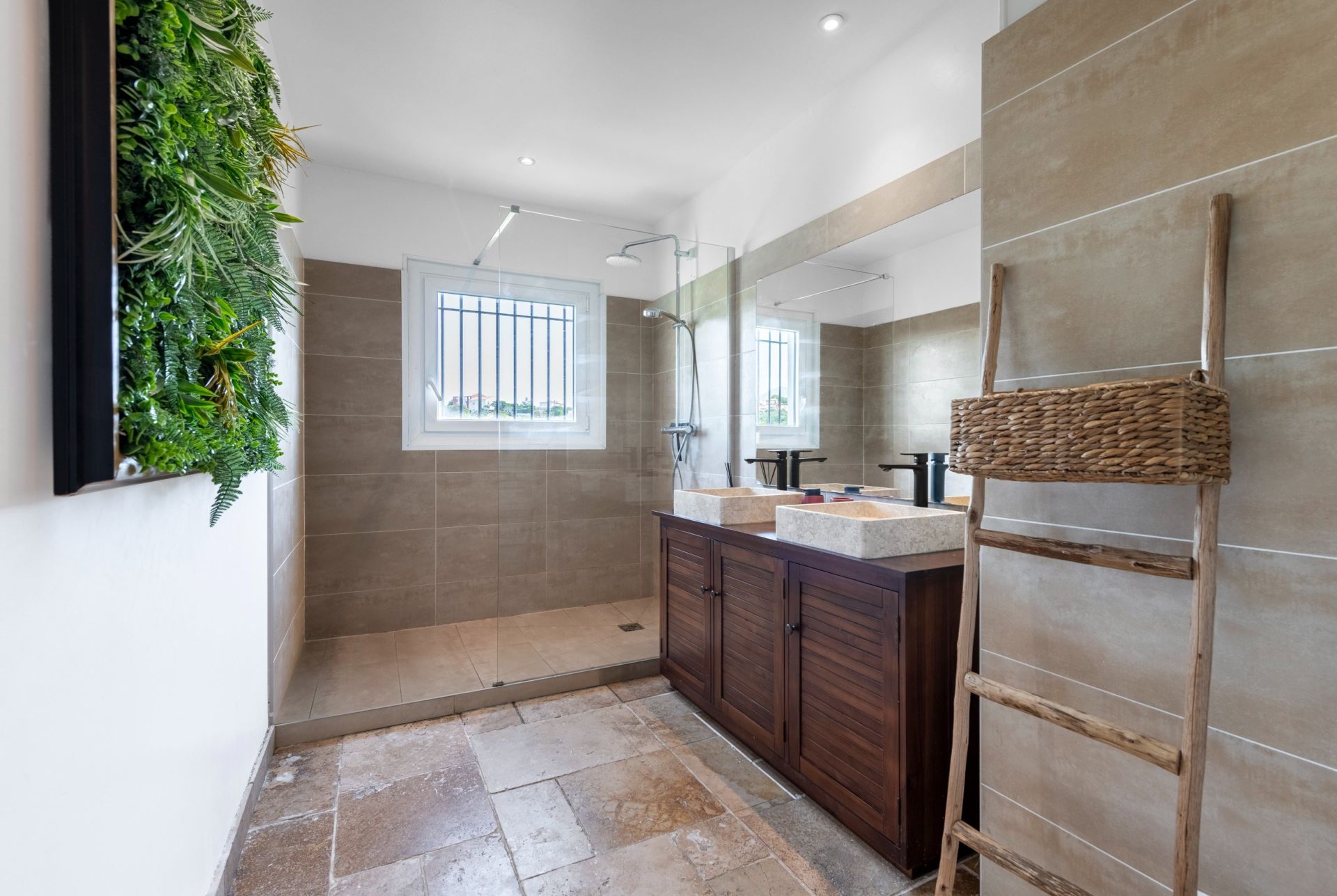 apartment 4 Rooms for sale on NICE (06000)