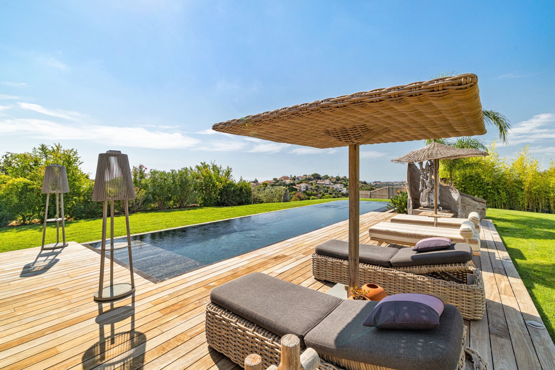 contemporary house 8 Rooms for sale on NICE (06000)