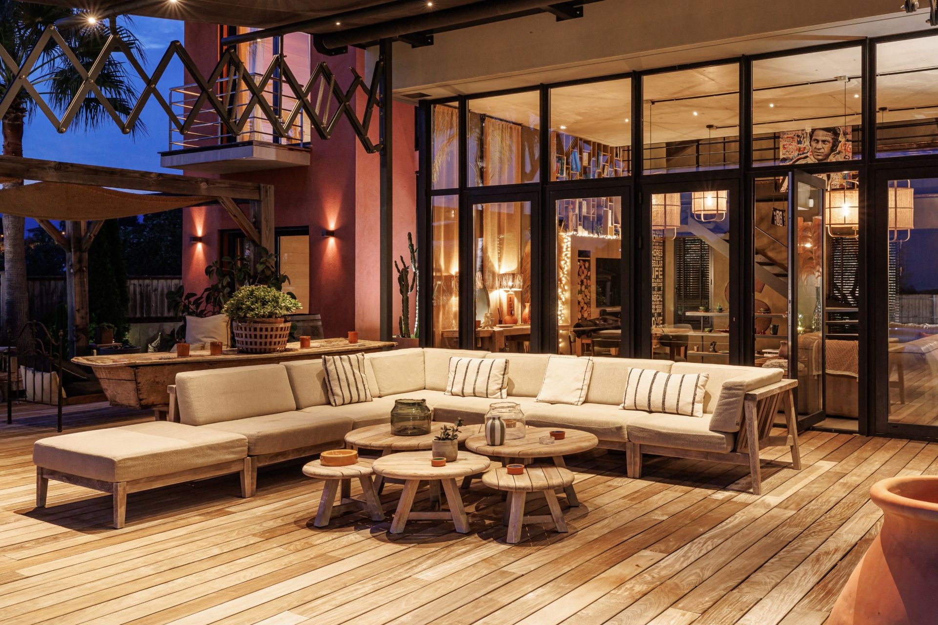 contemporary house 8 Rooms for sale on NICE (06000)