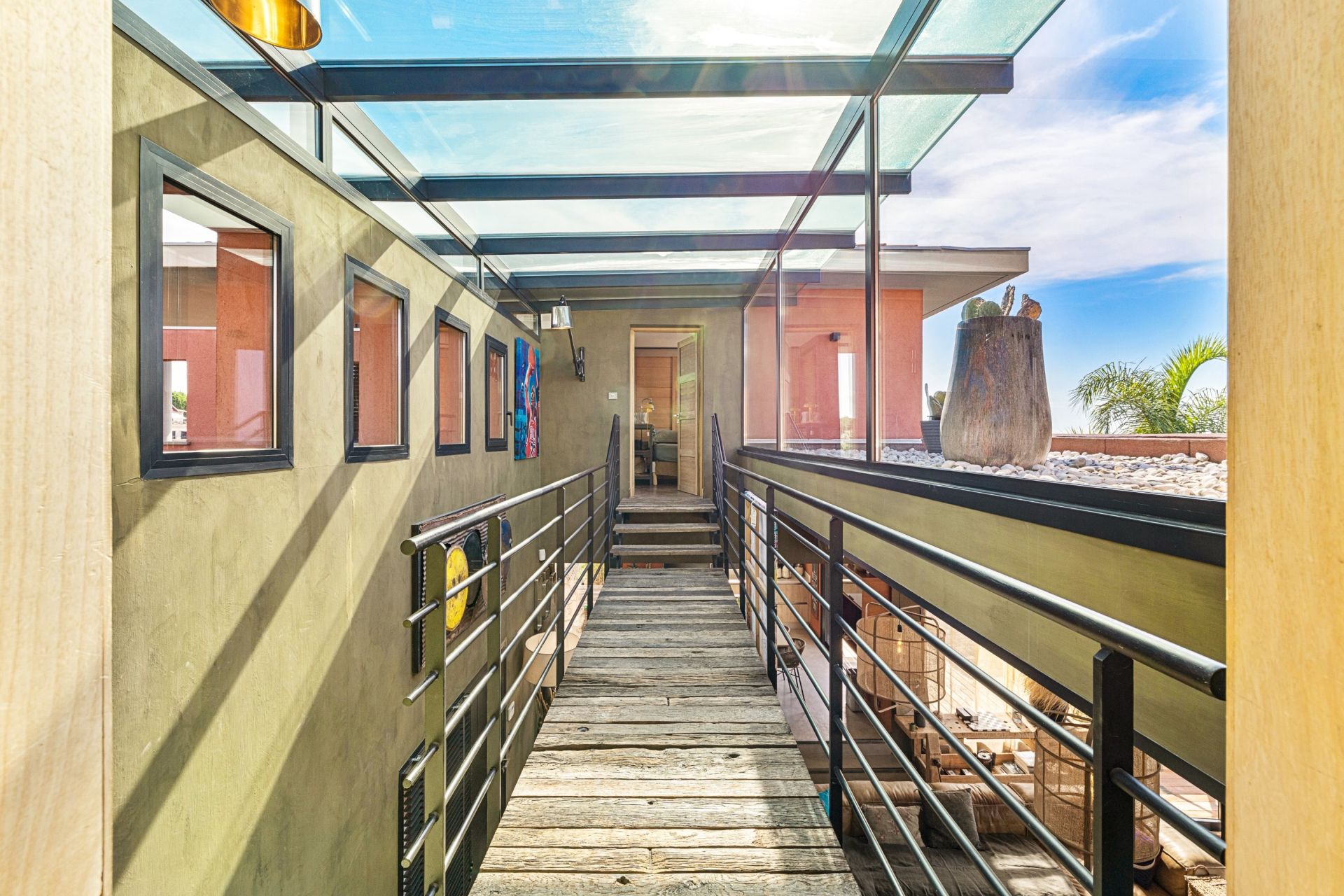 contemporary house 8 Rooms for sale on NICE (06000)