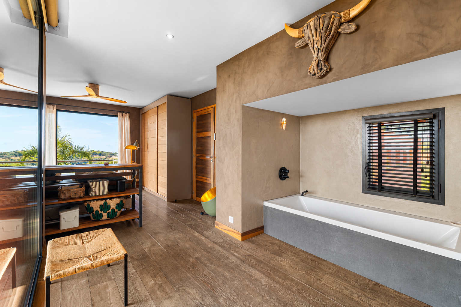 contemporary house 8 Rooms for sale on NICE (06000)