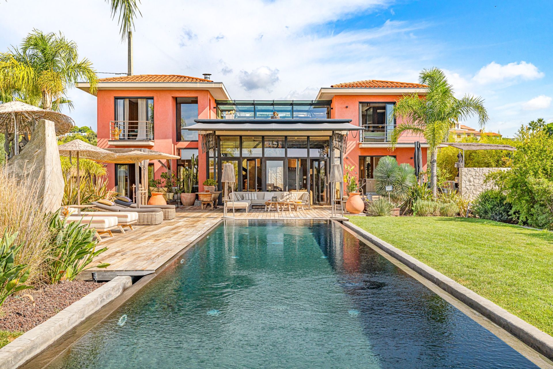 contemporary house 8 Rooms for sale on NICE (06000)
