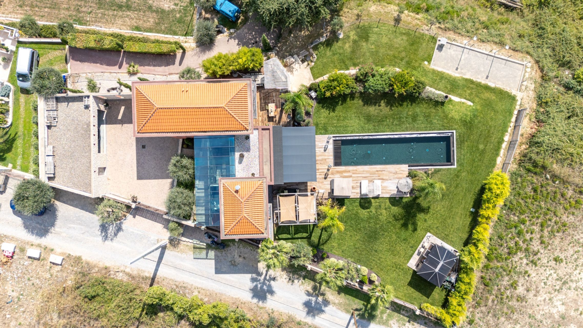 contemporary house 8 Rooms for sale on NICE (06000)