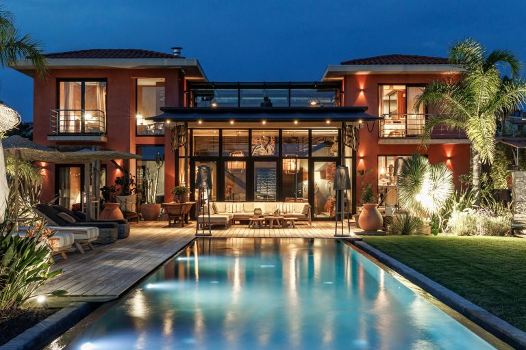 contemporary house 8 Rooms for sale on NICE (06000)