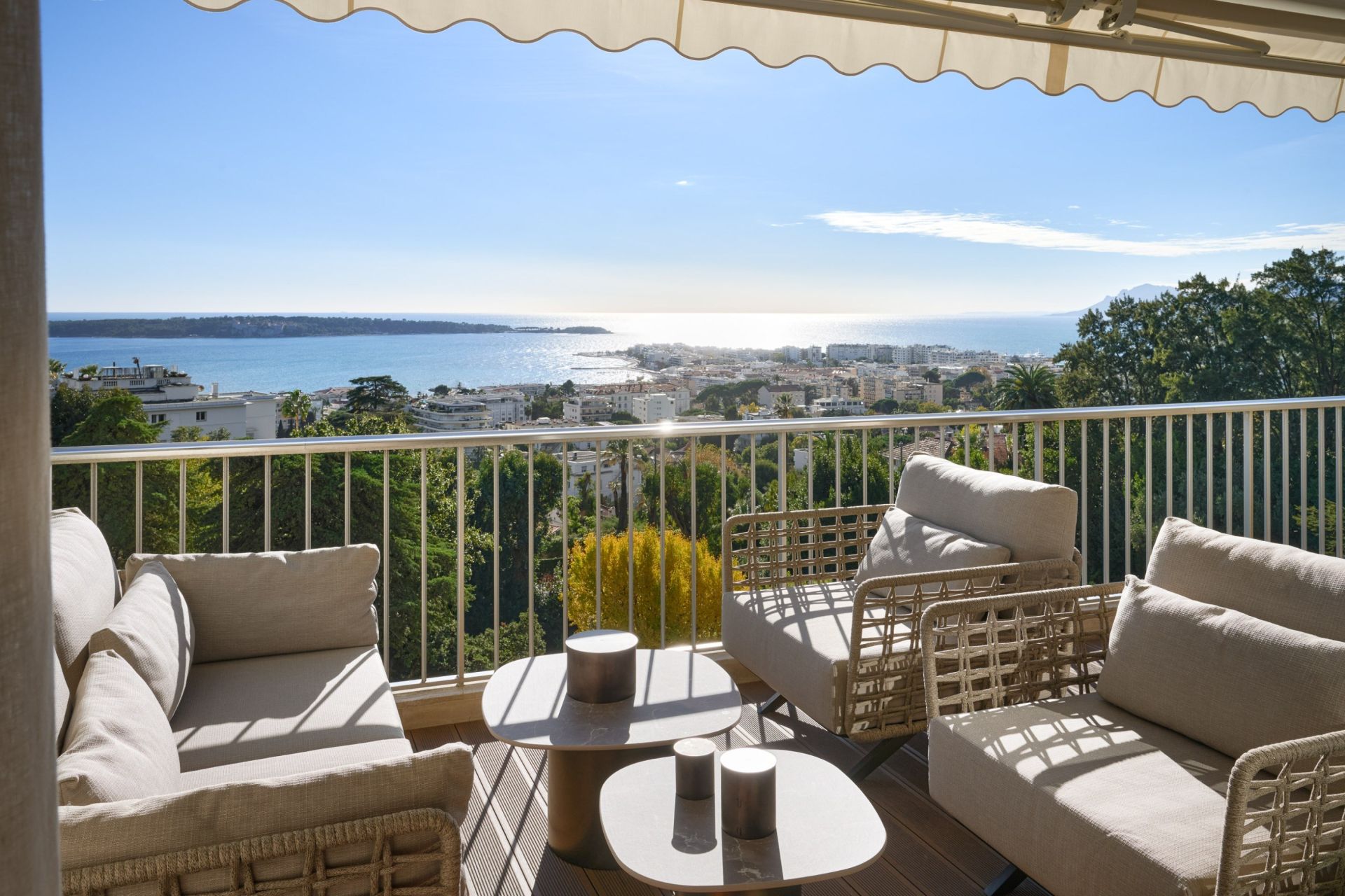 apartment 3 Rooms for sale on CANNES (06400)