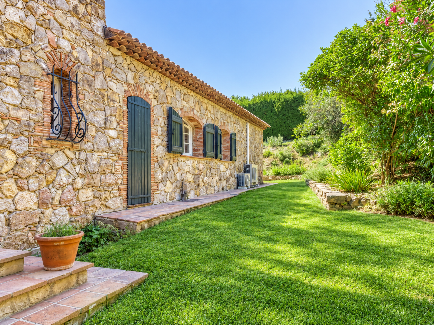 mas 6 Rooms for sale on MOUANS SARTOUX (06370)