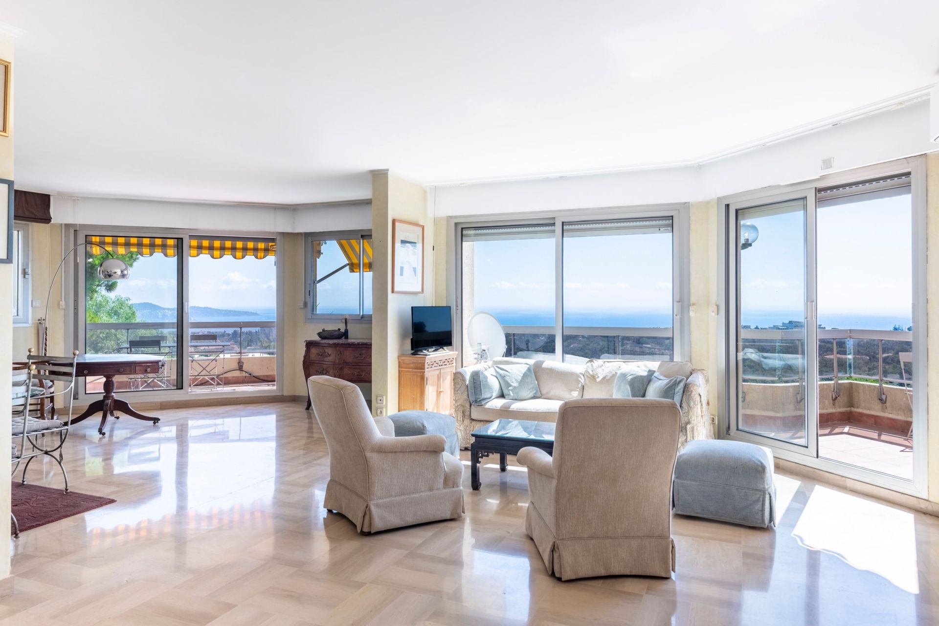 apartment 5 Rooms for sale on NICE (06000)