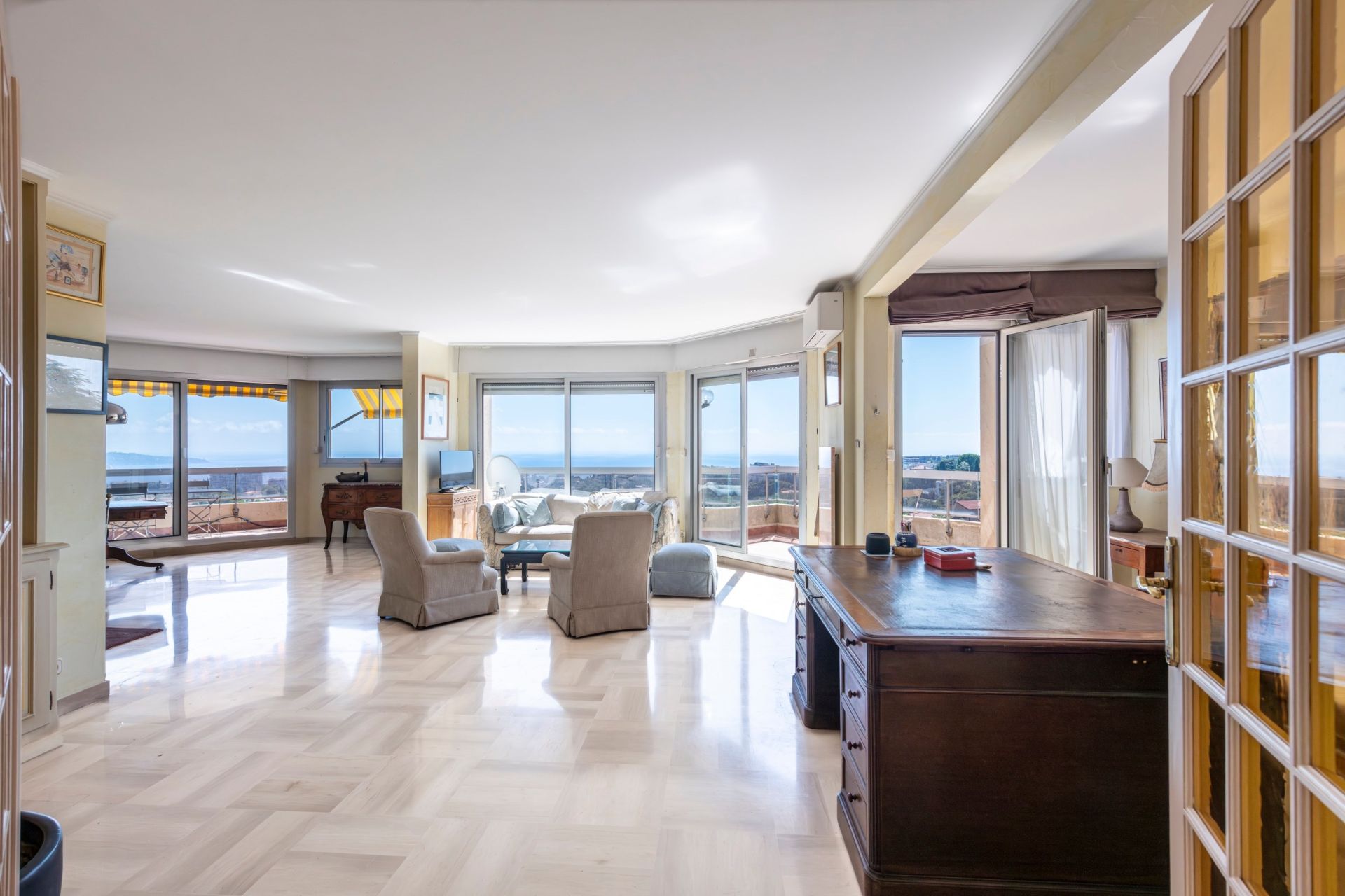 apartment 5 Rooms for sale on NICE (06000)