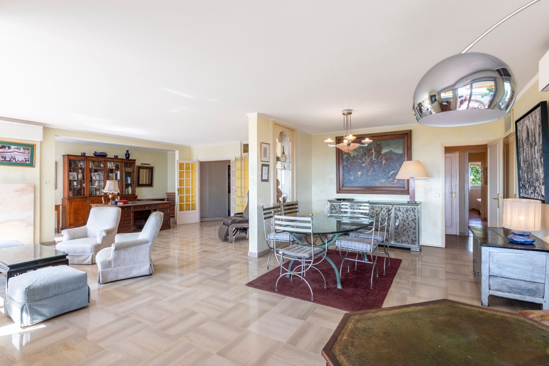 apartment 5 Rooms for sale on NICE (06000)