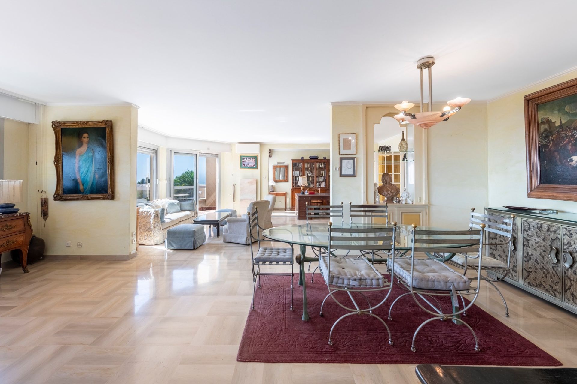 apartment 5 Rooms for sale on NICE (06000)