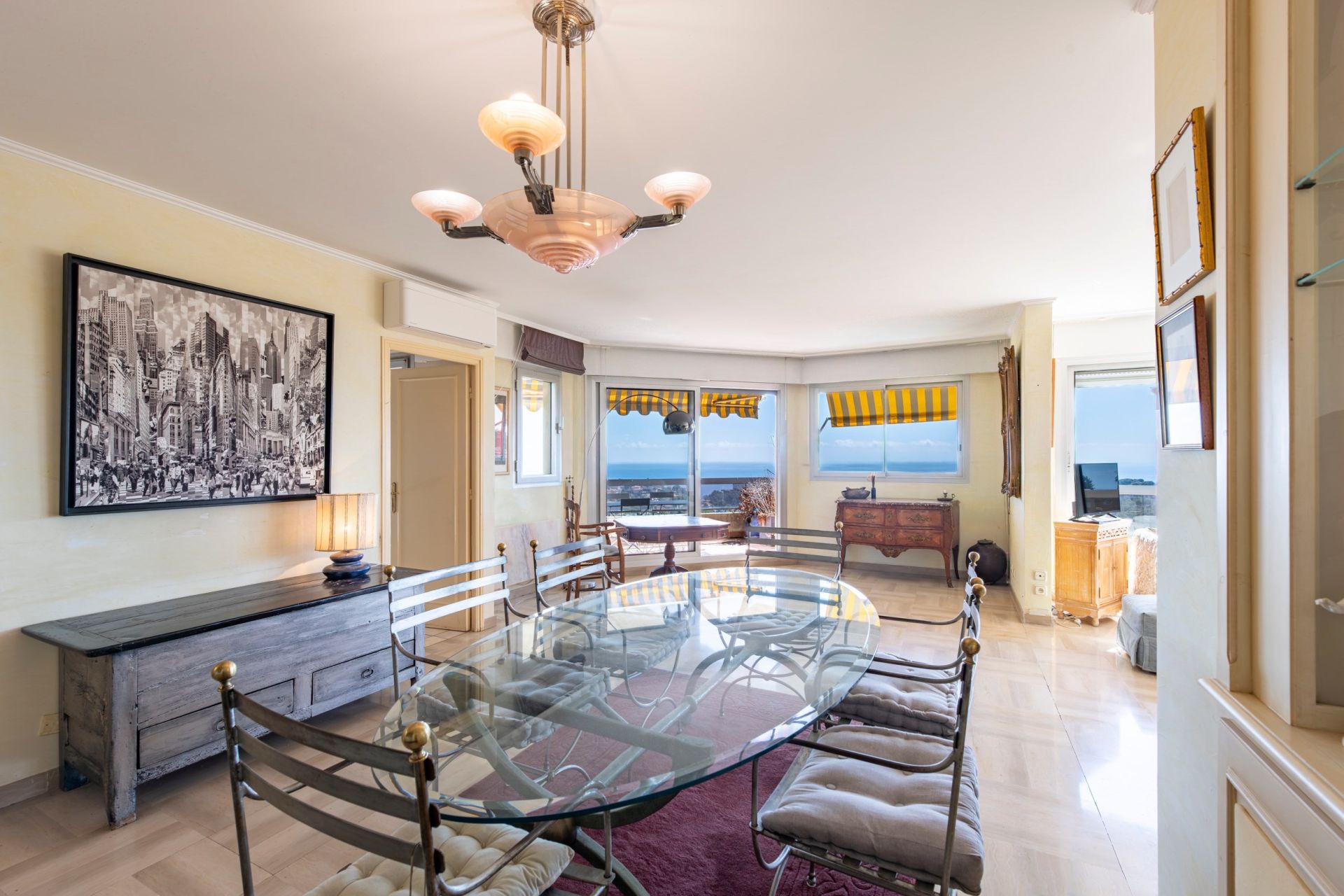 apartment 5 Rooms for sale on NICE (06000)
