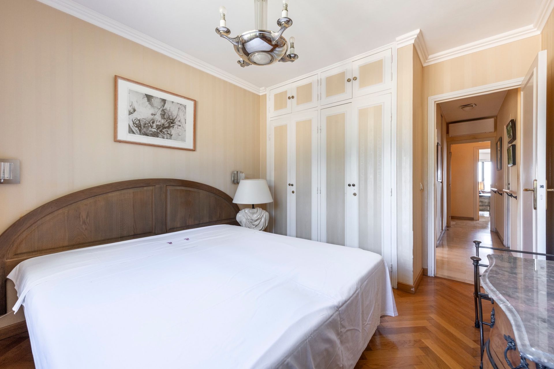 apartment 5 Rooms for sale on NICE (06000)