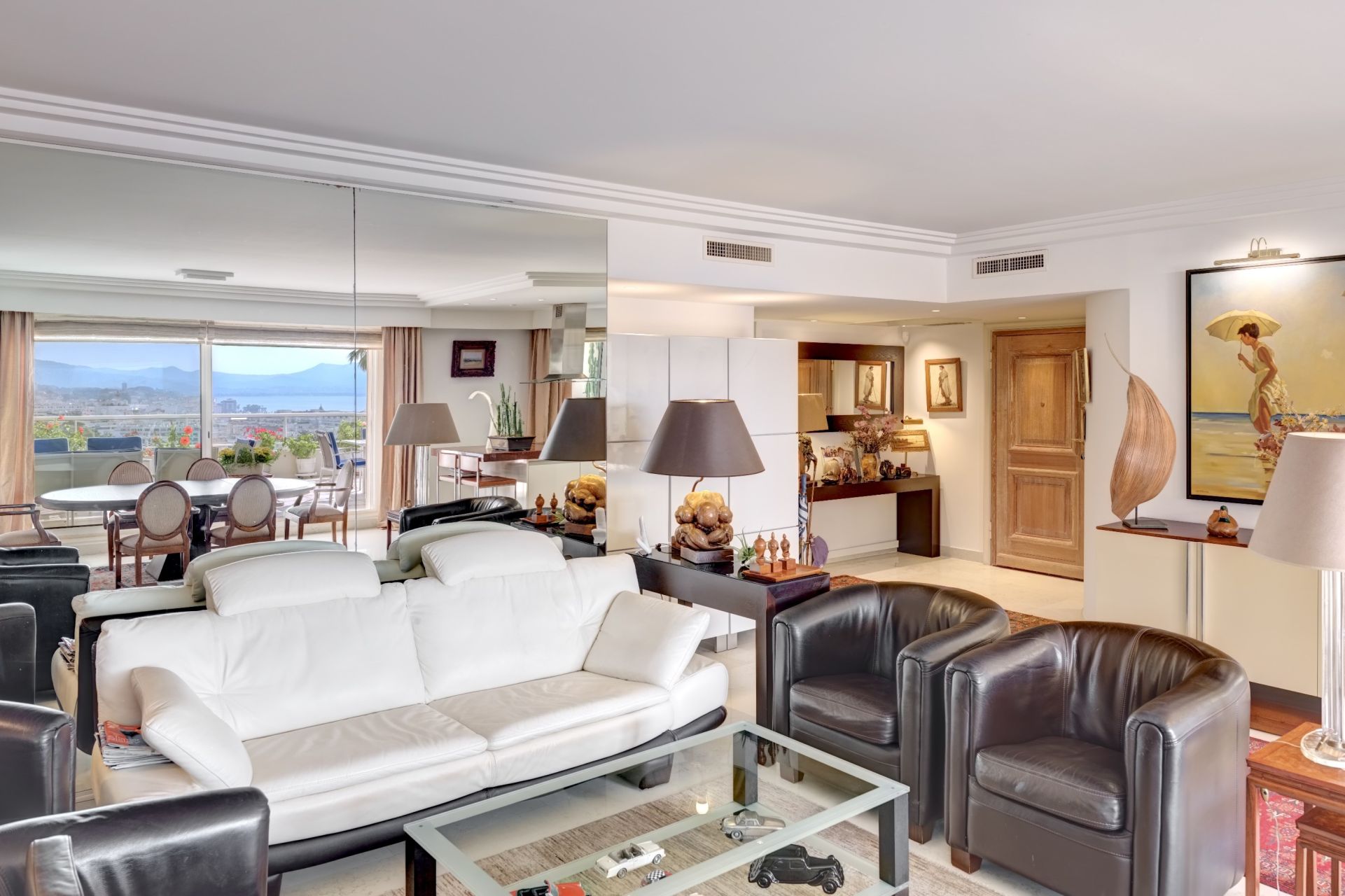 apartment 4 Rooms for sale on CANNES (06400)