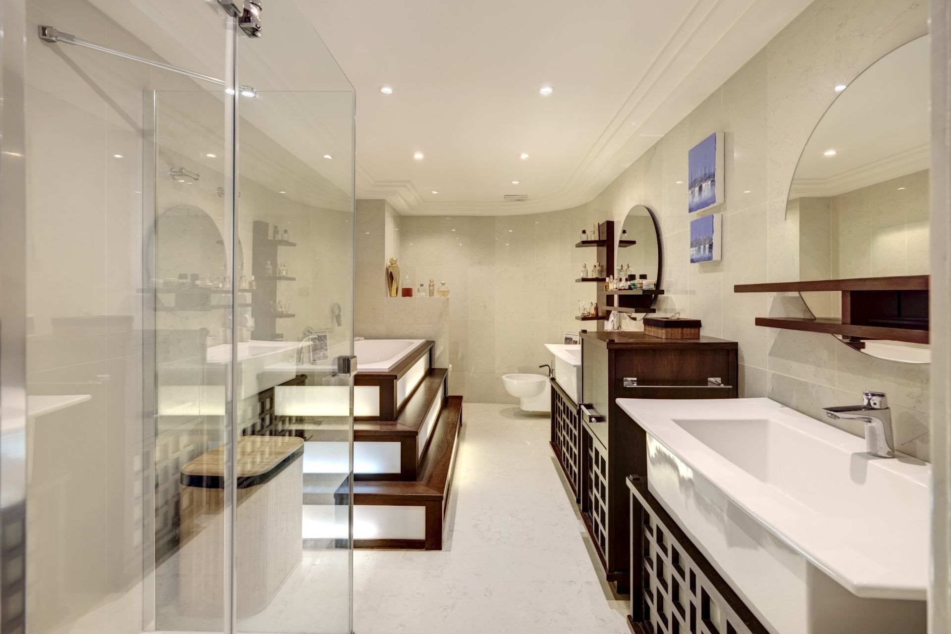 apartment 4 Rooms for sale on CANNES (06400)