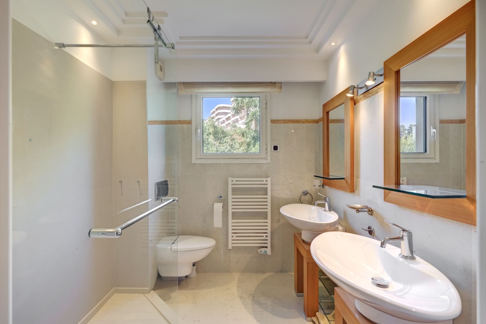 apartment 4 Rooms for sale on CANNES (06400)
