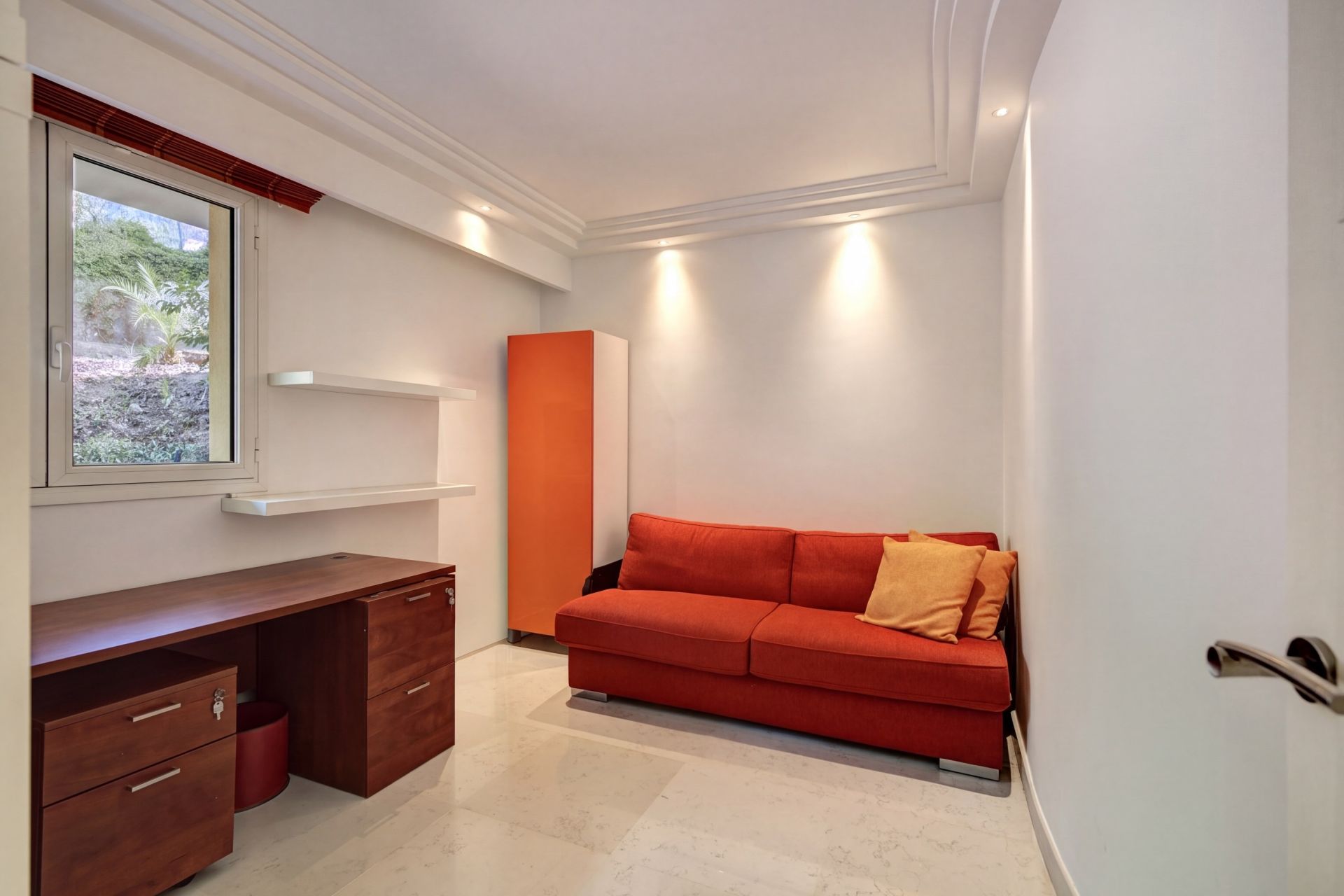 apartment 4 Rooms for sale on CANNES (06400)