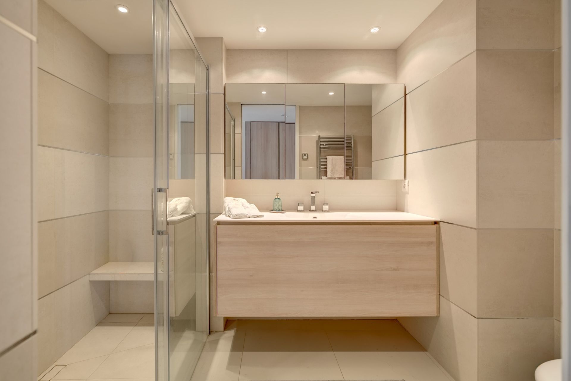 apartment 3 Rooms for sale on CANNES (06400)
