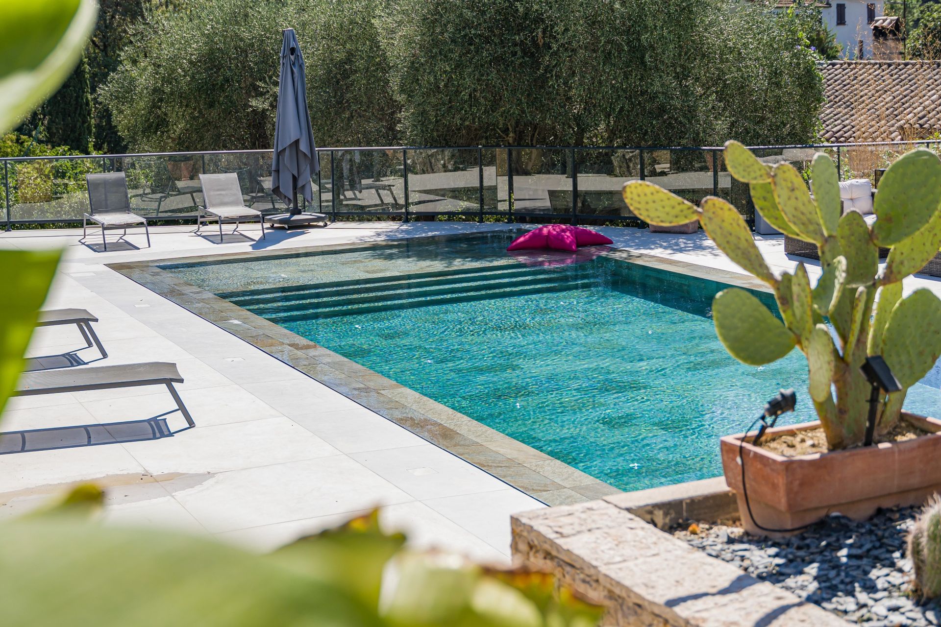 villa 8 Rooms for sale on MOUGINS (06250)