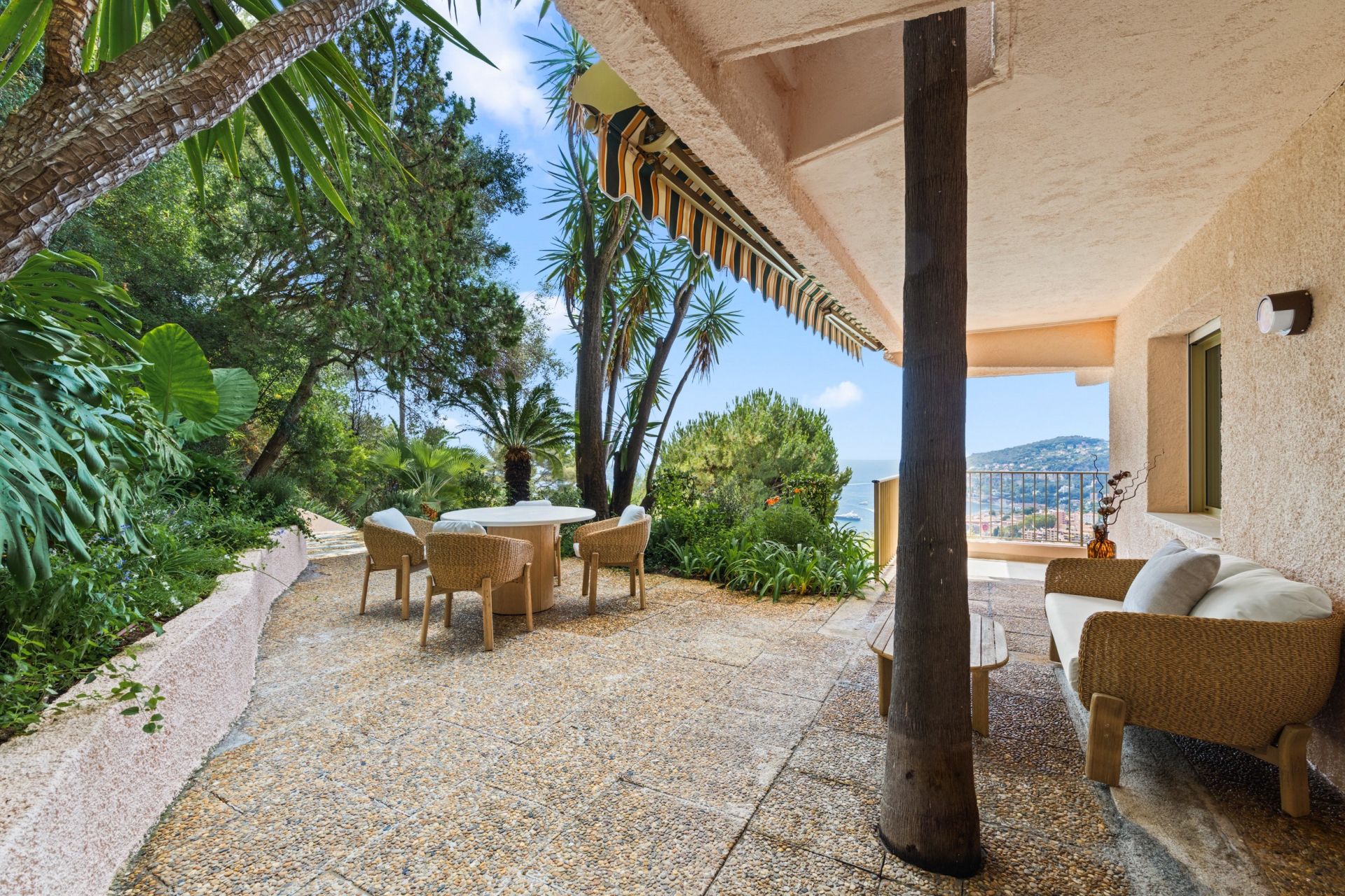 apartment 3 Rooms for sale on VILLEFRANCHE SUR MER (06230)