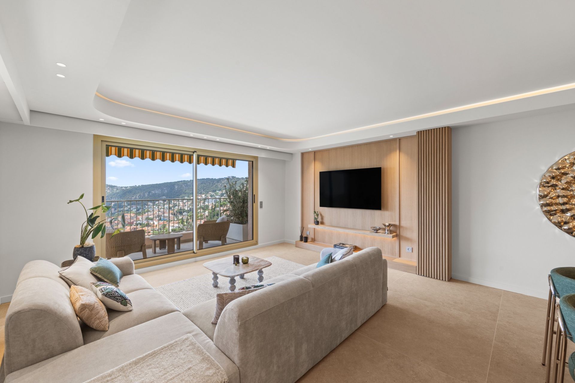 apartment 3 Rooms for sale on VILLEFRANCHE SUR MER (06230)