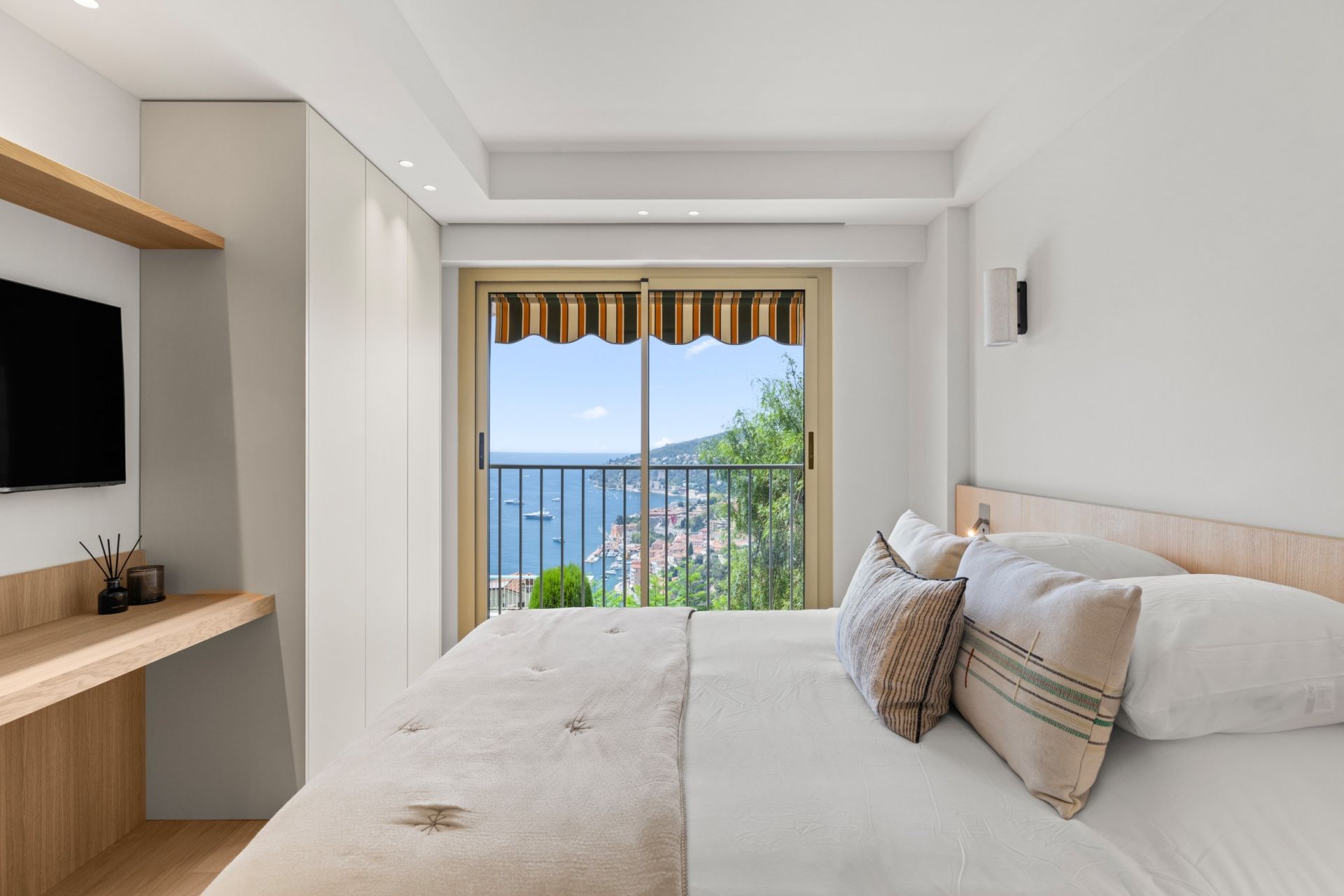 apartment 3 Rooms for sale on VILLEFRANCHE SUR MER (06230)