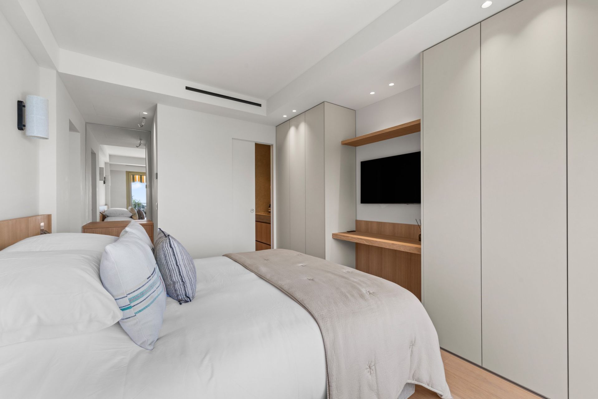 apartment 3 Rooms for sale on VILLEFRANCHE SUR MER (06230)