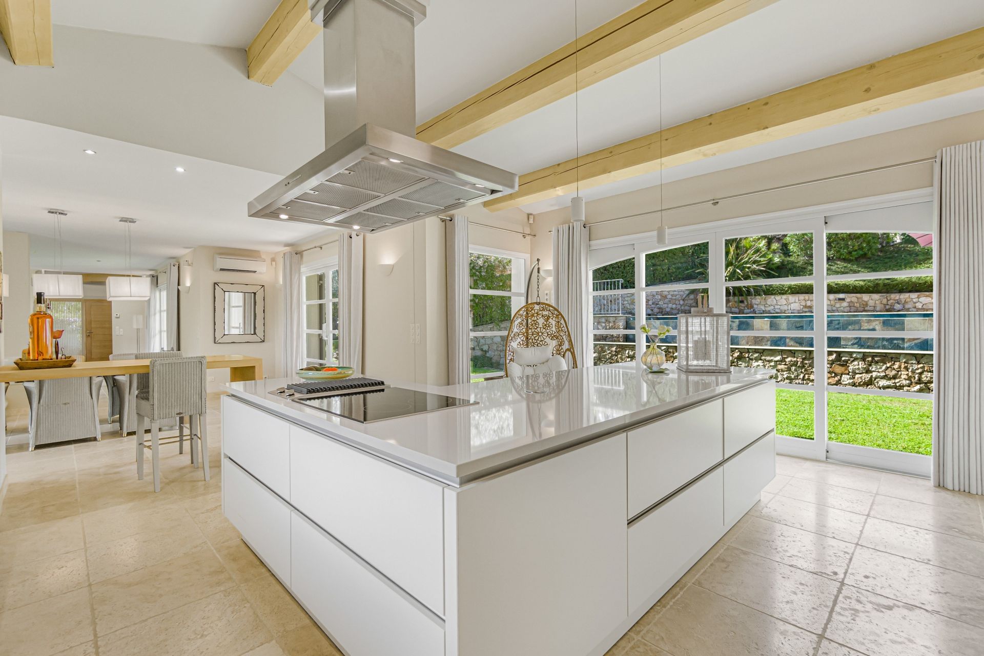 villa 4 Rooms for sale on TOURRETTES (83440)