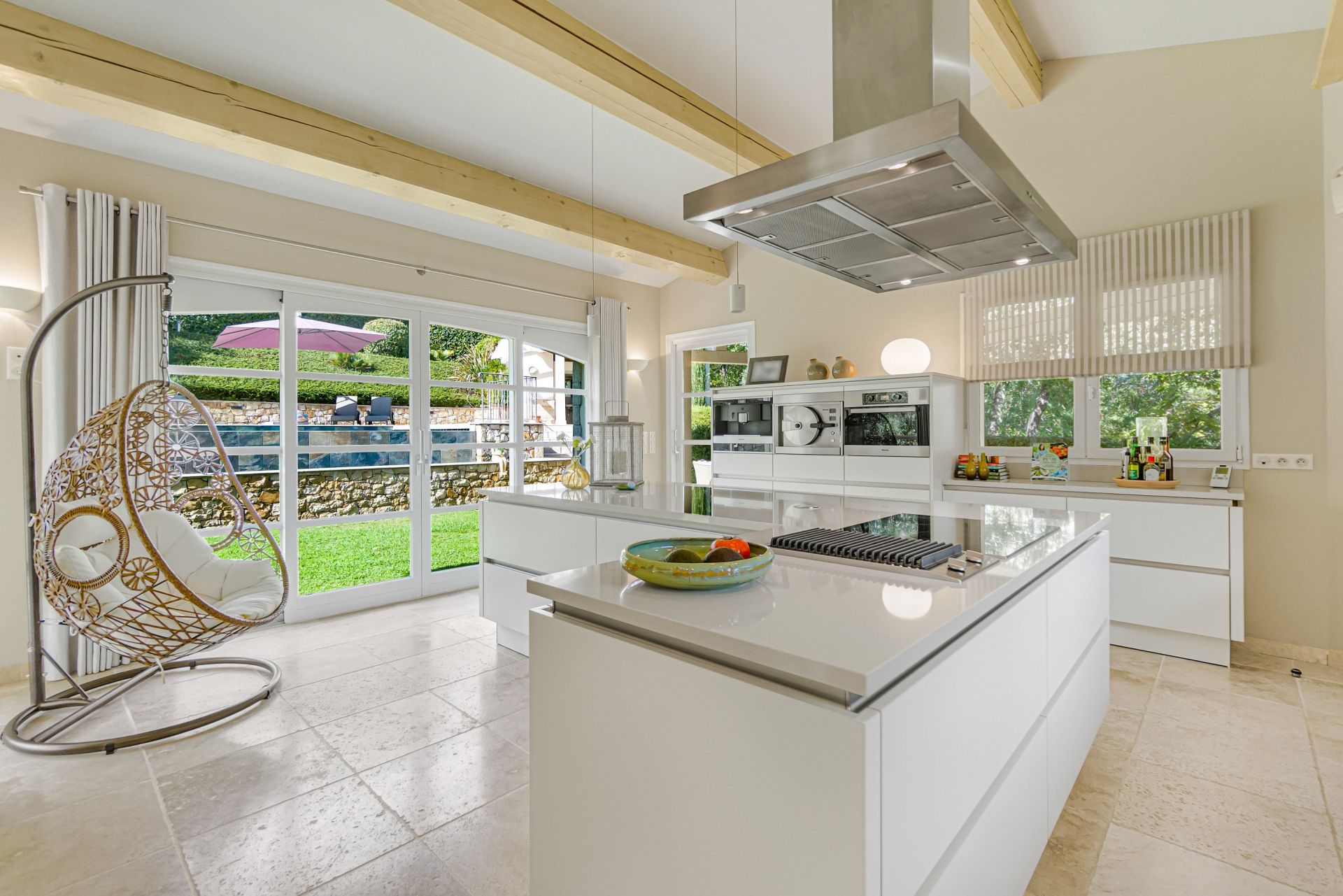 villa 4 Rooms for sale on TOURRETTES (83440)
