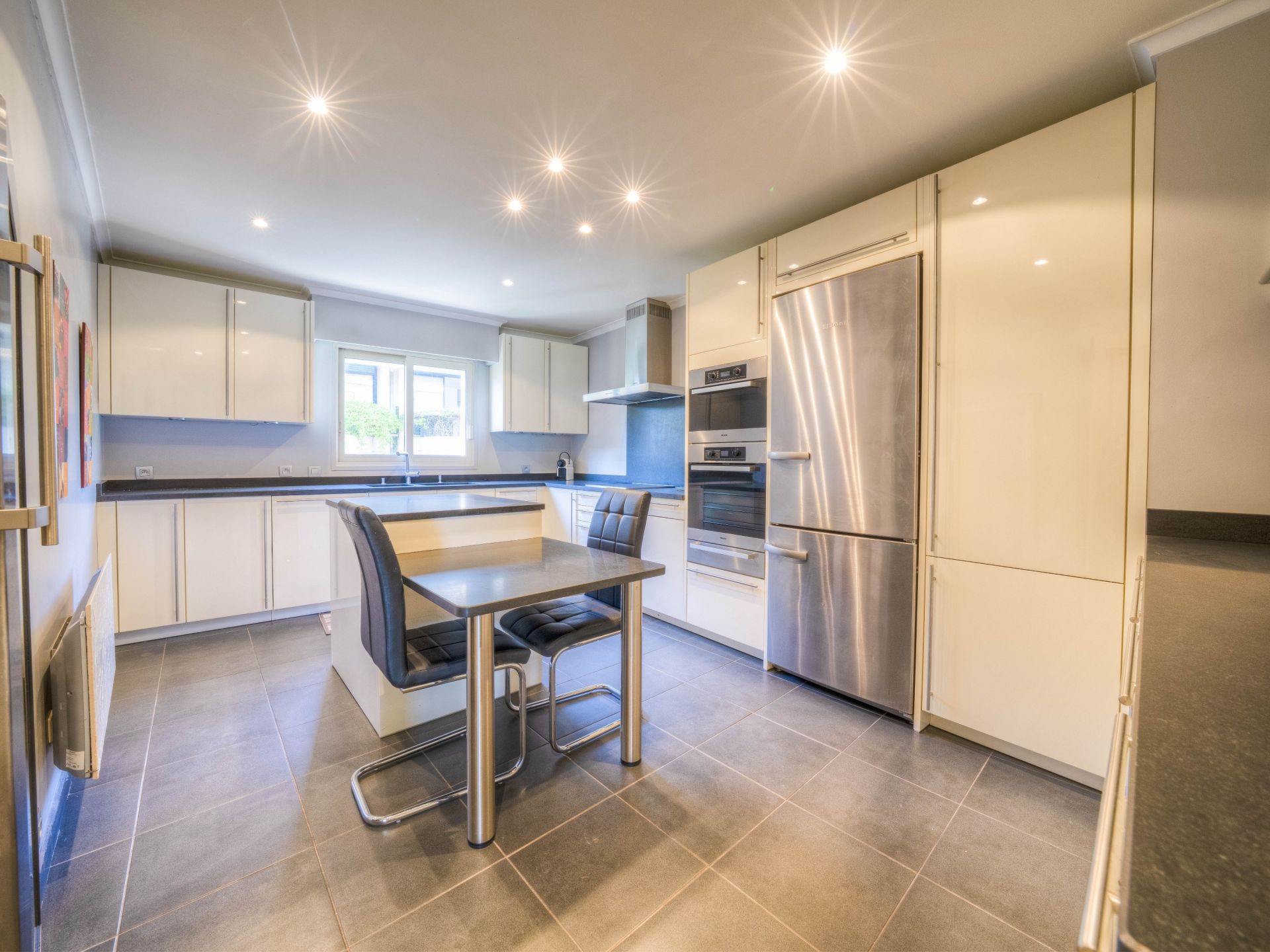 apartment 4 Rooms for sale on MOUGINS (06250)