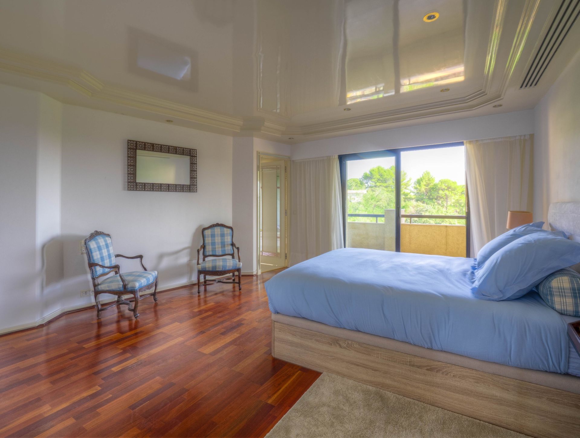 apartment 4 Rooms for sale on MOUGINS (06250)