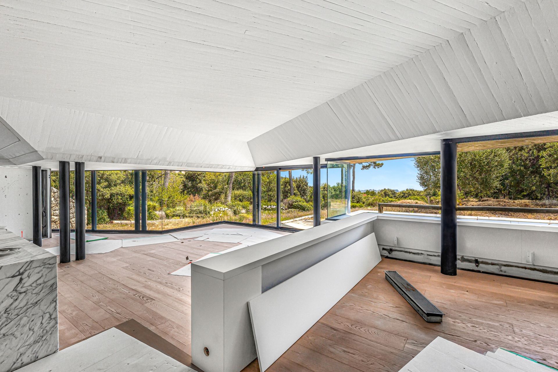 contemporary house 12 Rooms for sale on ST PAUL DE VENCE (06570)