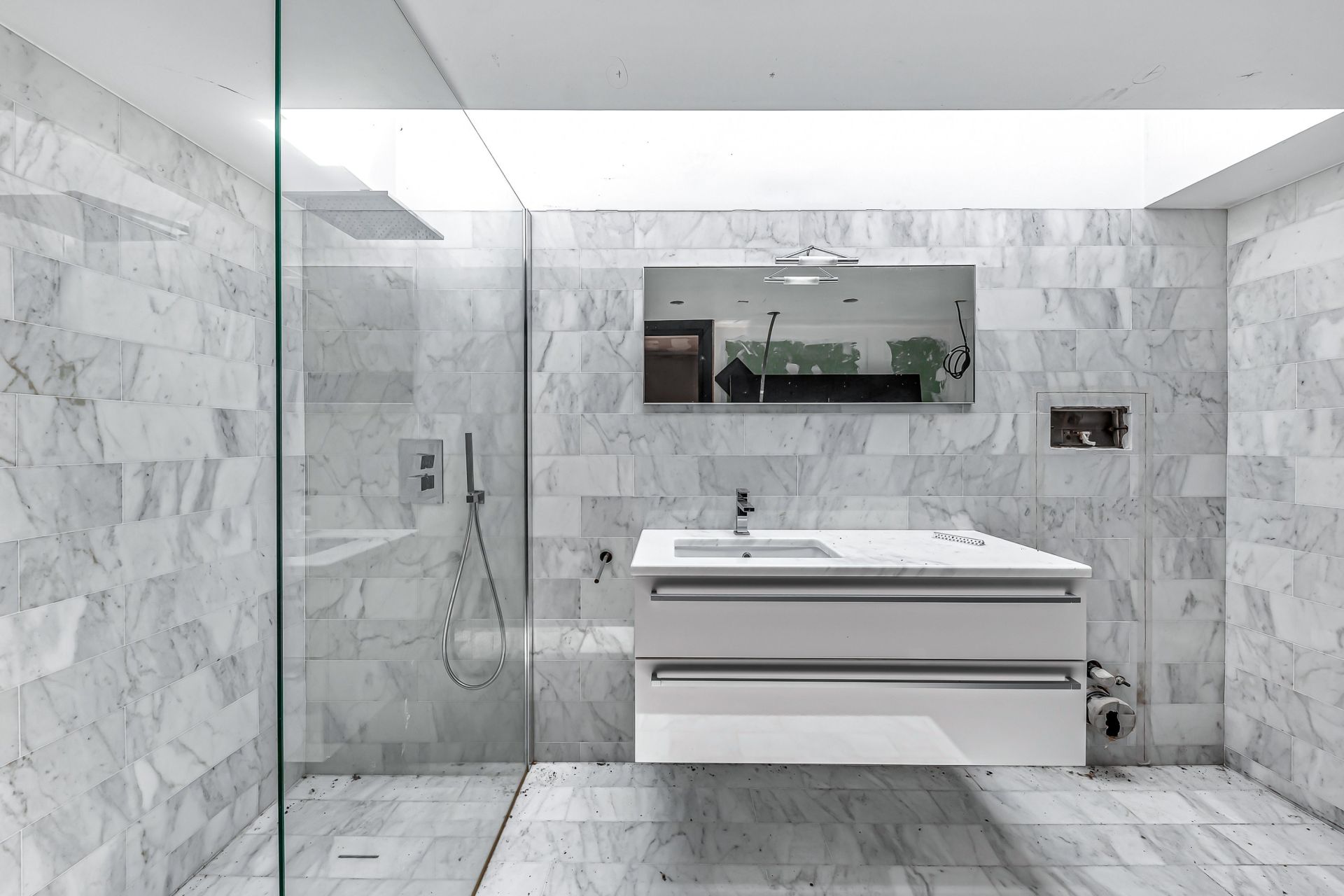 contemporary house 12 Rooms for sale on ST PAUL DE VENCE (06570)