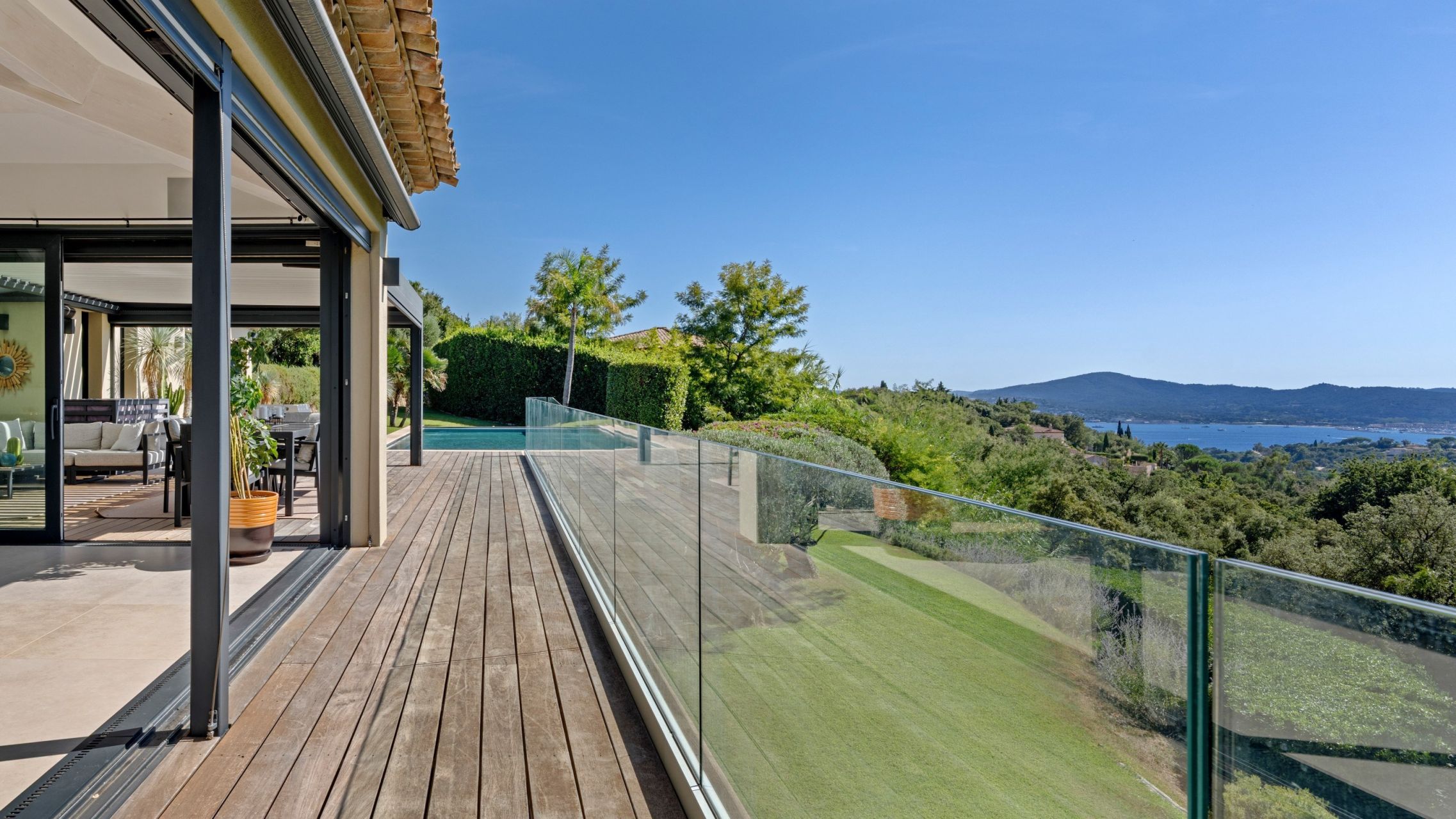 maison contemporaine 9 Pièces en vente sur GRIMAUD (83310)
