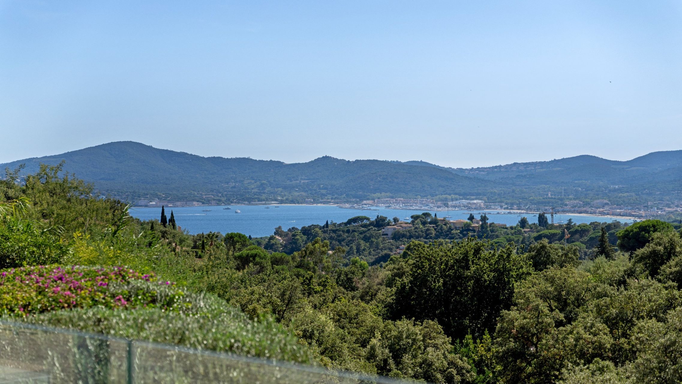contemporary house 9 Rooms for sale on GRIMAUD (83310)