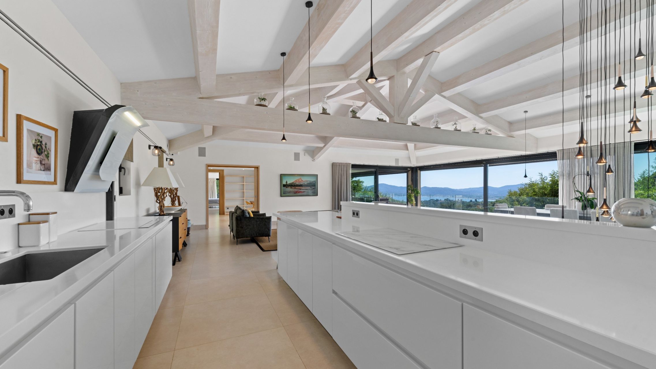 contemporary house 9 Rooms for sale on GRIMAUD (83310)