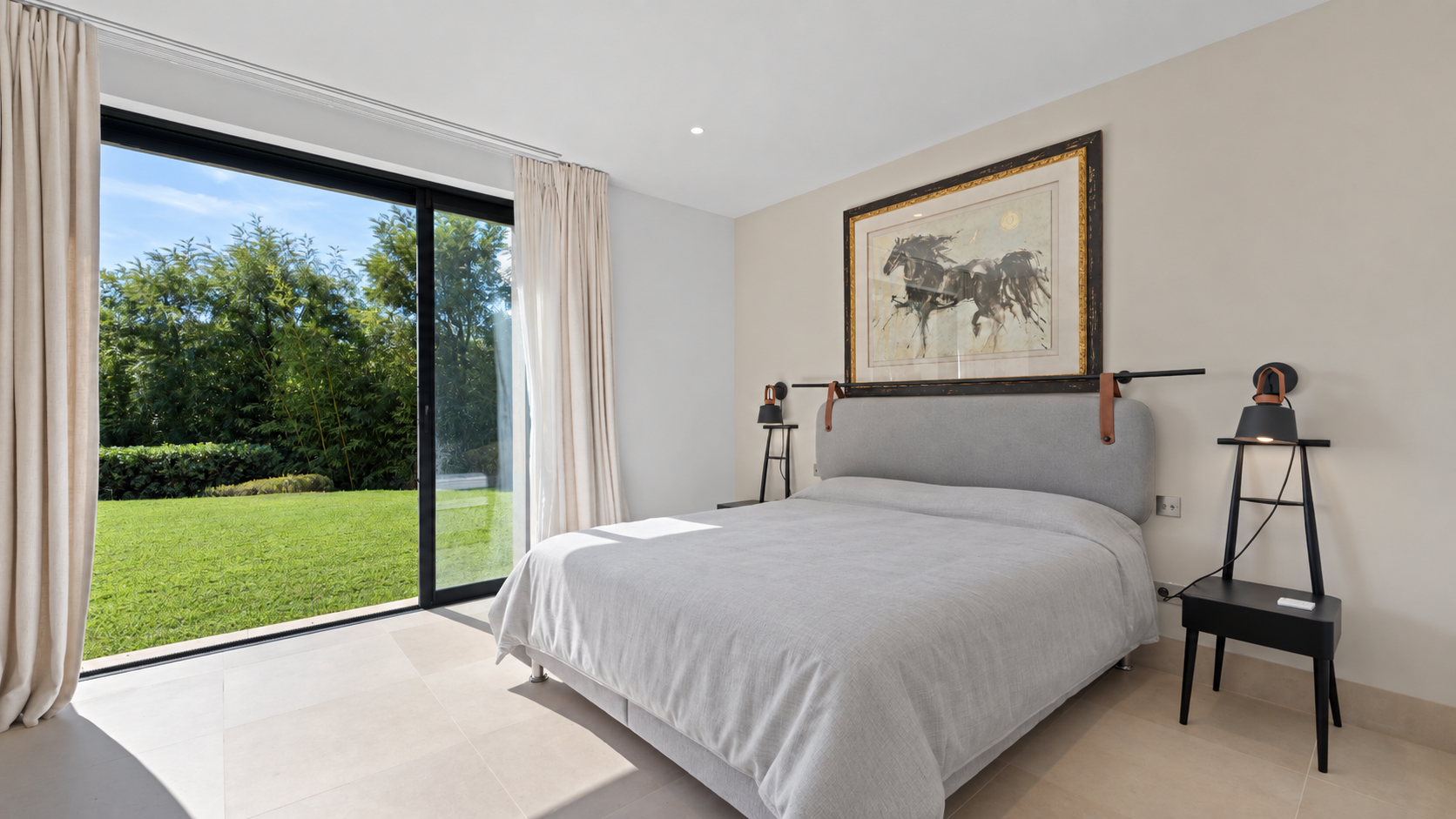 contemporary house 9 Rooms for sale on GRIMAUD (83310)