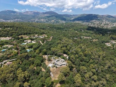 Vente Maison contemporaine Saint-Paul-de-Vence 12&nbsp;Pièces 700&nbsp;m²