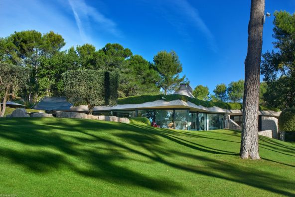 Sale Contemporary house Saint-Paul-de-Vence 12&nbsp;Rooms 700&nbsp;m²