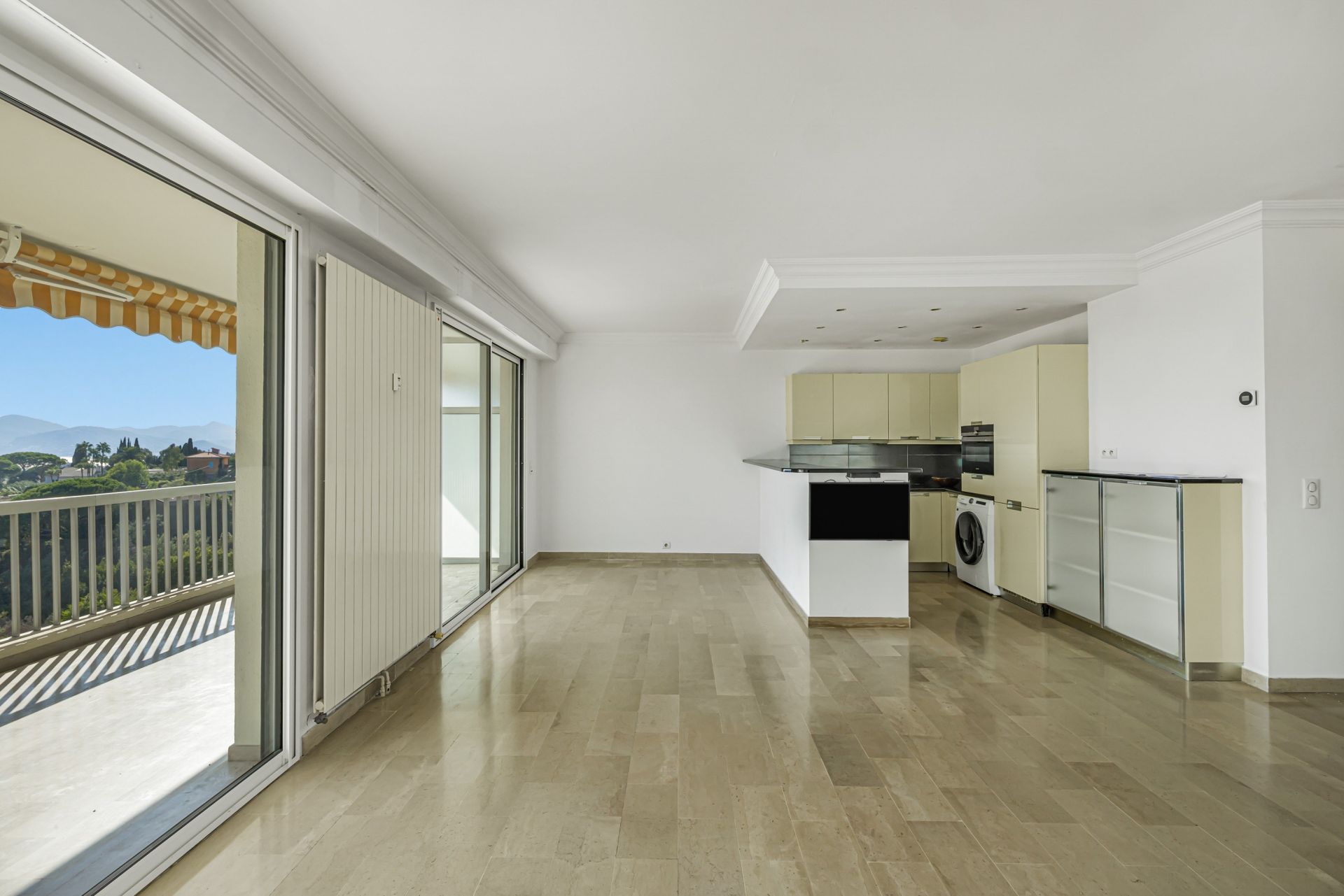 apartment 3 Rooms for sale on CANNES (06400)