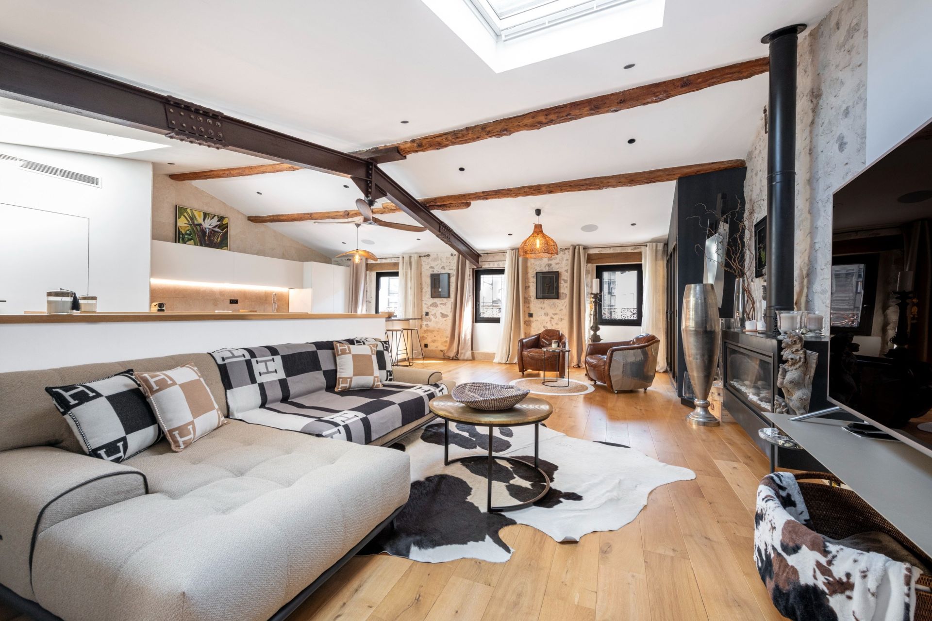 apartment 4 Rooms for sale on NICE (06000)