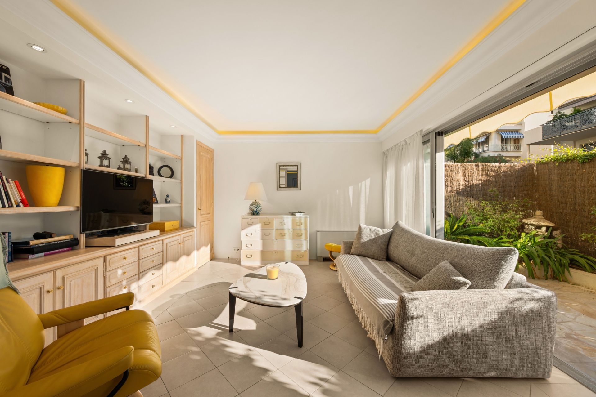 apartment 3 Rooms for sale on CANNES (06400)