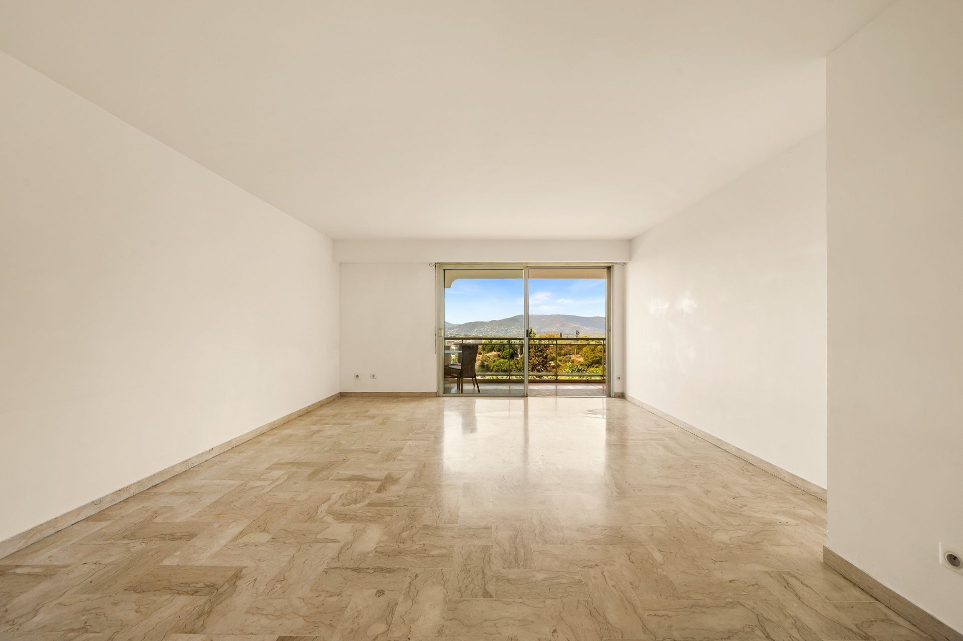 apartment 3 Rooms for sale on LE CANNET (06110)