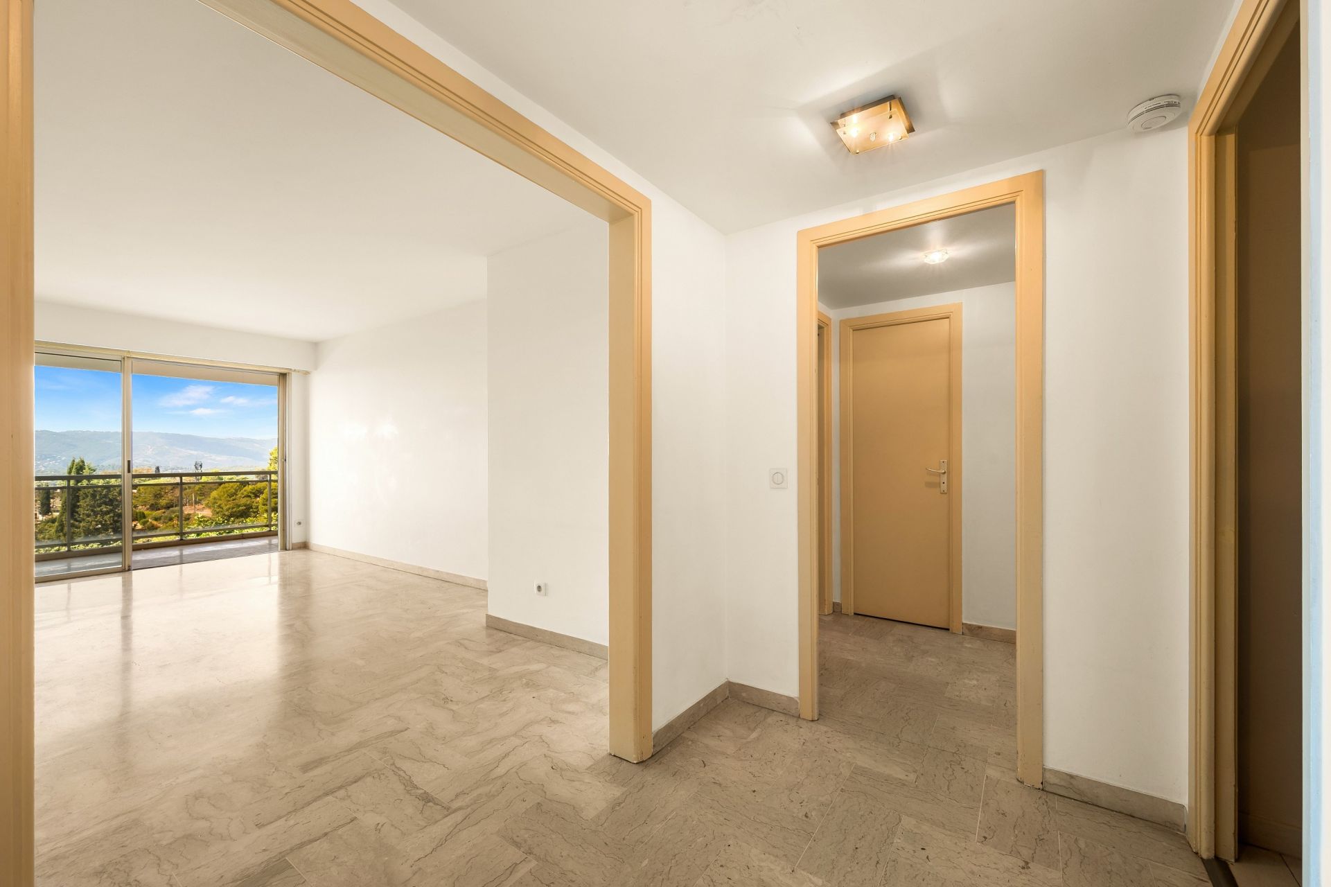 apartment 3 Rooms for sale on LE CANNET (06110)